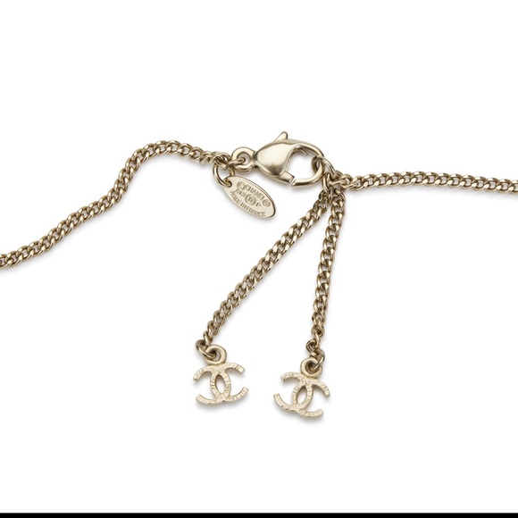 ⭐️ SOLD ⭐️ Authentic Chanel Gold CC Charm Necklace - Picture 8 of 10